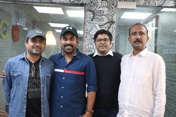 Olive Suno Radio Network Managing Director Ameer Ali Paruvally with Android Kunjappan Team